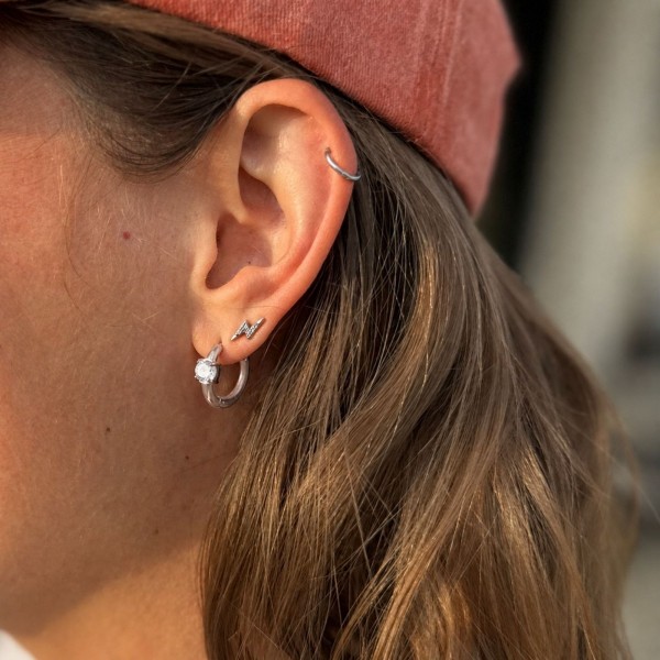Petites boucles d’oreilles anneaux strass