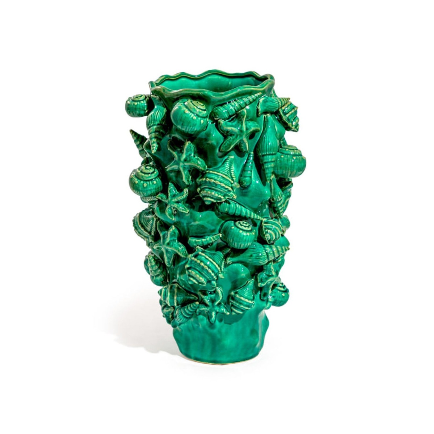 Vase XXL en céramique verte décoré de coquillages et d’étoiles de mer en relief, objet décoratif sculptural esprit bord de mer