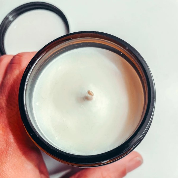 Bougie parfumée « Bonjour, crois en toi, t’es une bombe »