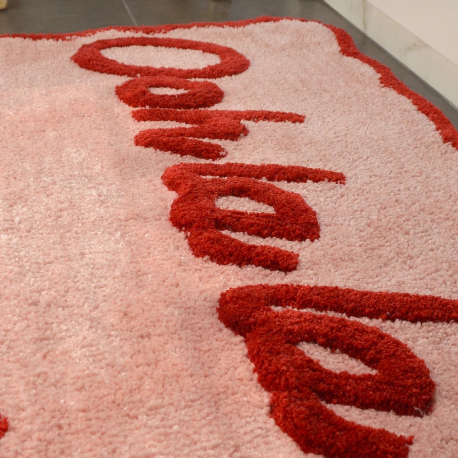 Tapis de bain antidérapant « Ooh La La » - Rose/Rouge
