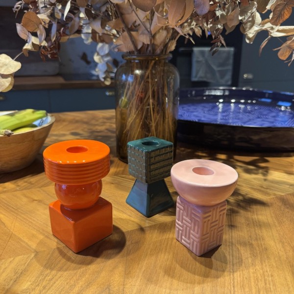 Ensemble de 3 porte-bougies géométriques en céramique colorée