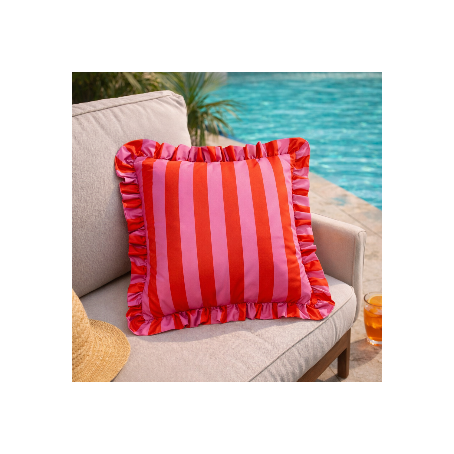 Coussin d’extérieur Palm Royale Stripe rose et rouge