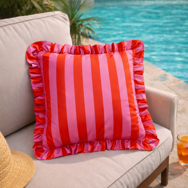 Coussin d’extérieur Palm Royale Stripe rose et rouge