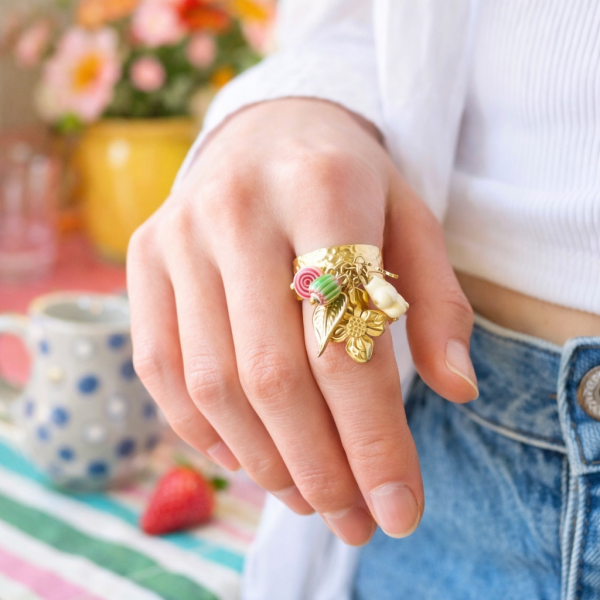 Bague breloques fleur acier inoxydable doré Mina