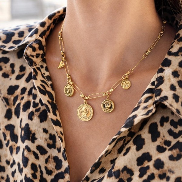 Collier chaîne doré médailles Aka