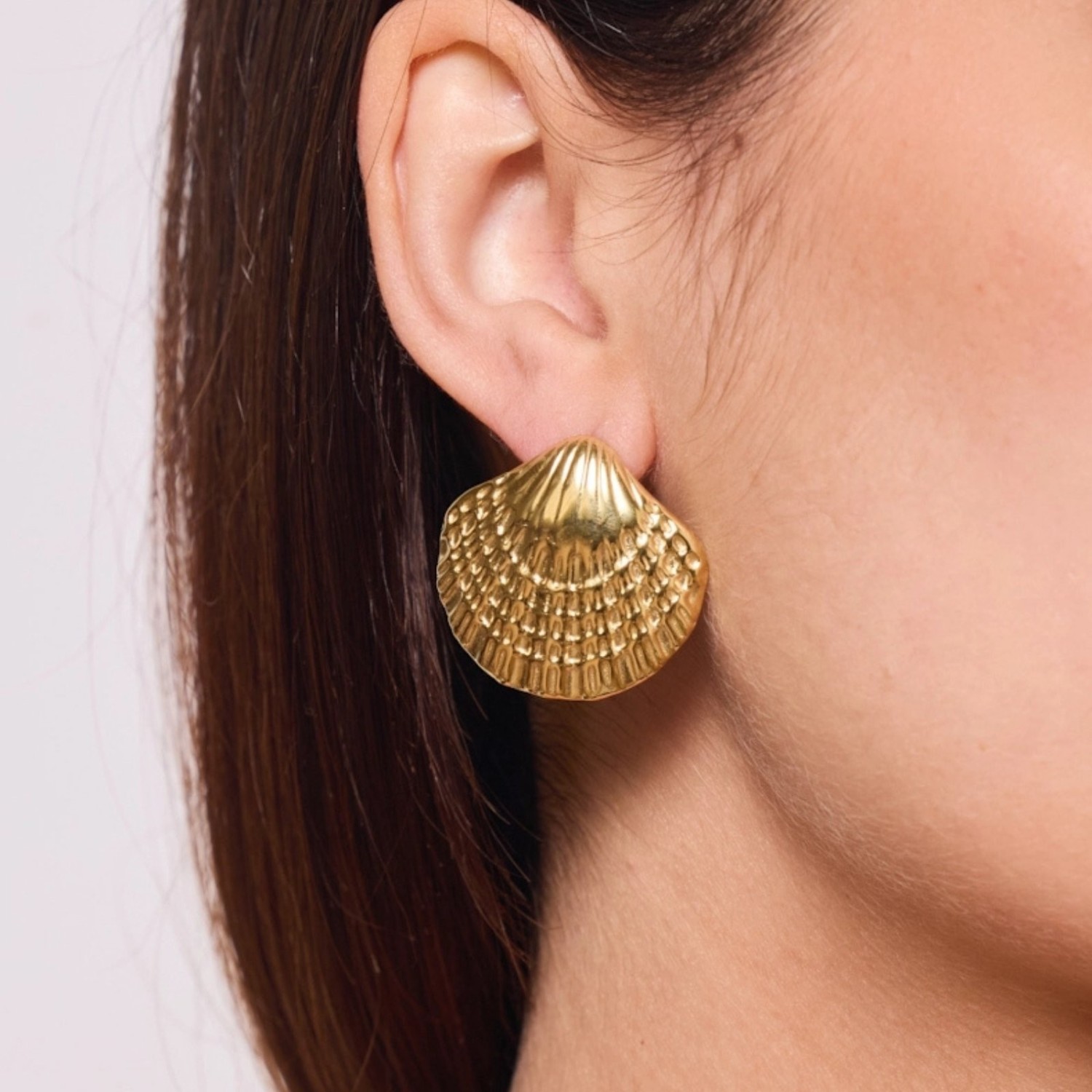 Boucles d’oreilles coquillage dorées