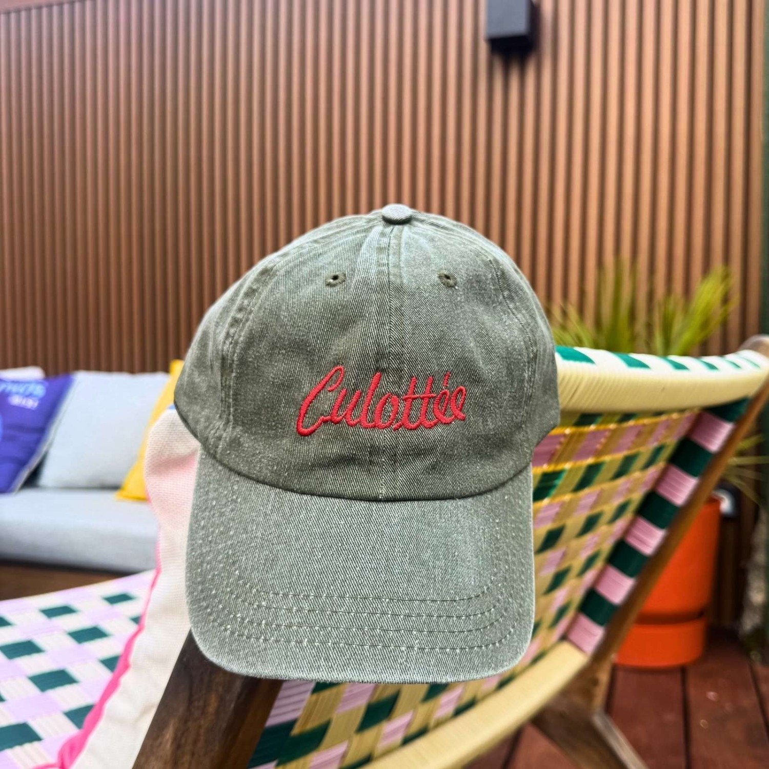 Casquette brodée Culottée vert olive délavé