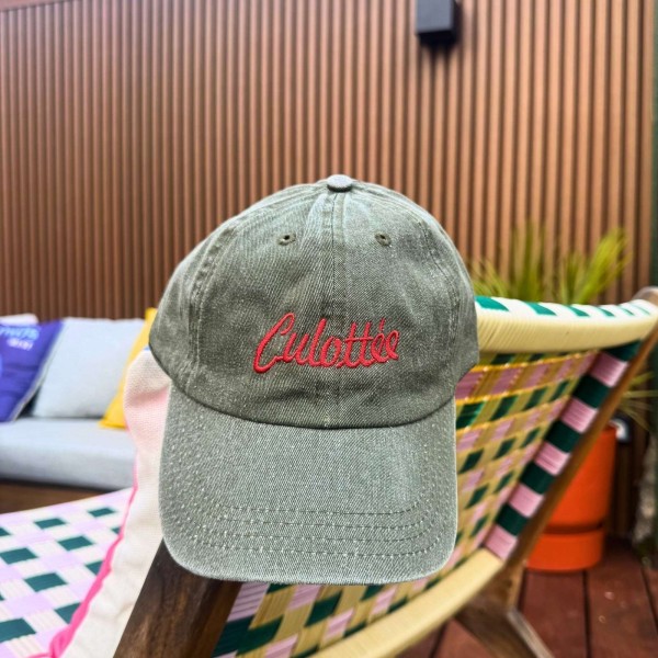 Casquette brodée Culottée vert olive délavé