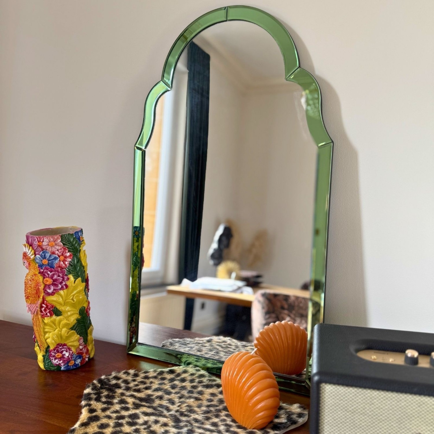 Miroir mural portrait « Venus » vert en verre